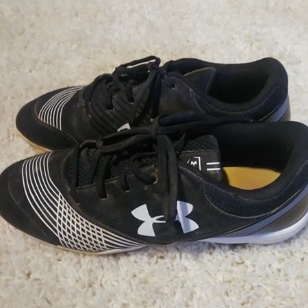 Women's Under Armor Glyde Softball Cleats